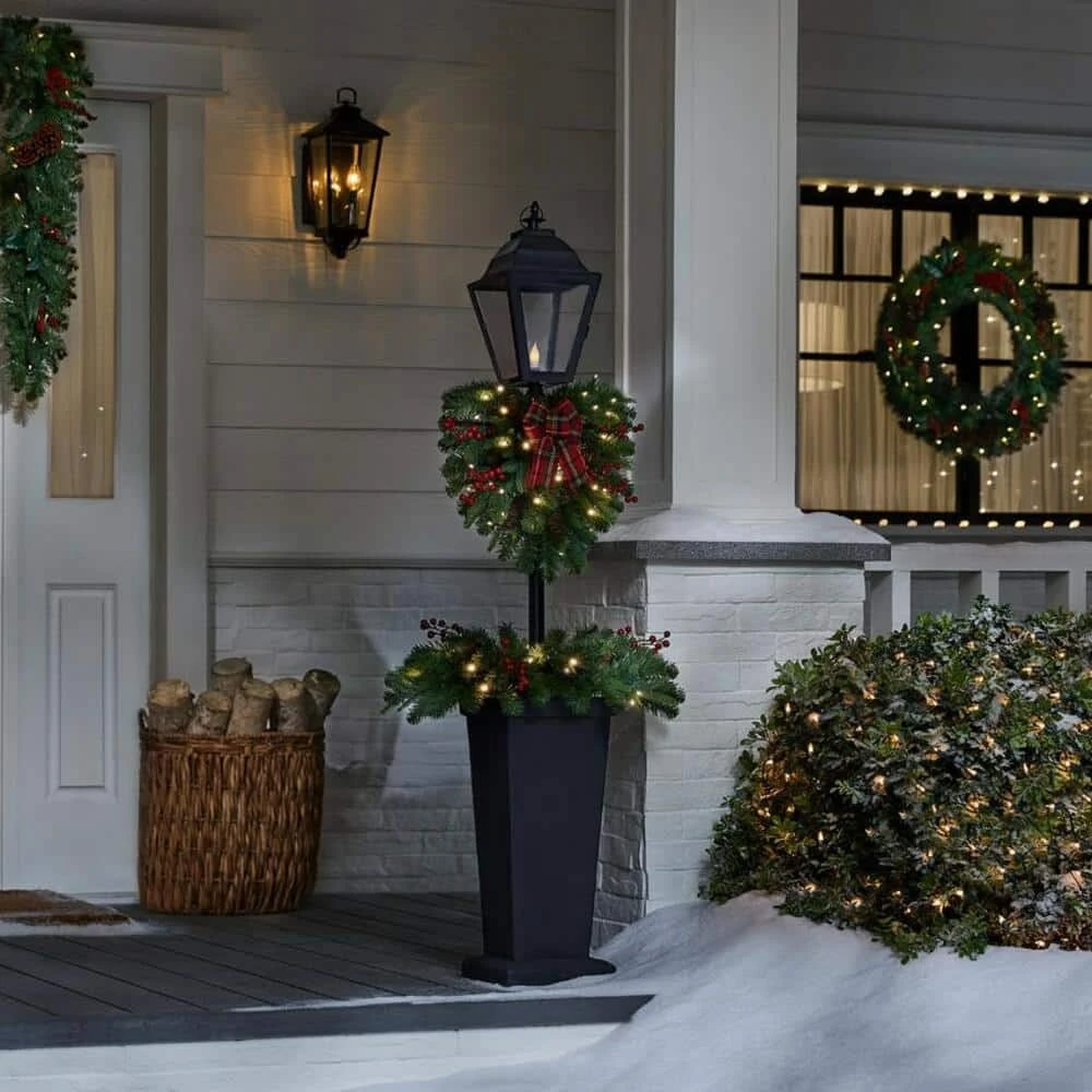 Home Accents Holiday 5 ft Spruce Lantern Potted Christmas Tree 4 Home Accents Holiday 5 ft Spruce Lantern Potted Christmas Tree - Image 2