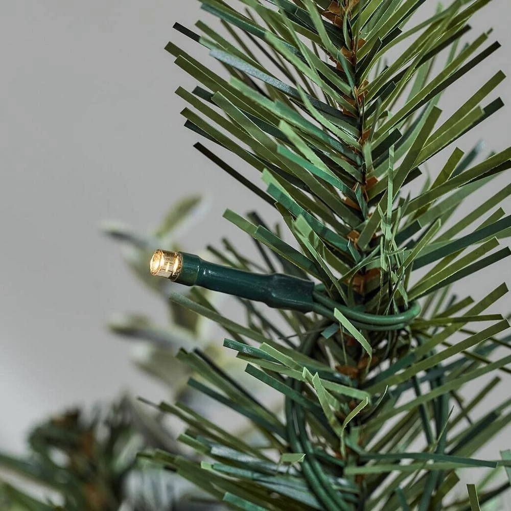 Home Accents Holiday 4.5 ft Berry Bliss Potted Christmas Tree 6 Home Accents Holiday 4.5 ft Berry Bliss Potted Christmas Tree - Image 4